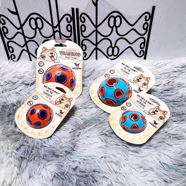 Pet Dog Ball Chew Toy Rubber Snack Dogs Training Ball Outdoor Play with Sound/Lights